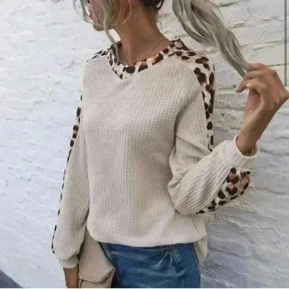 Leopard Print Waffle Sleeve Top - Picture 4 of 4